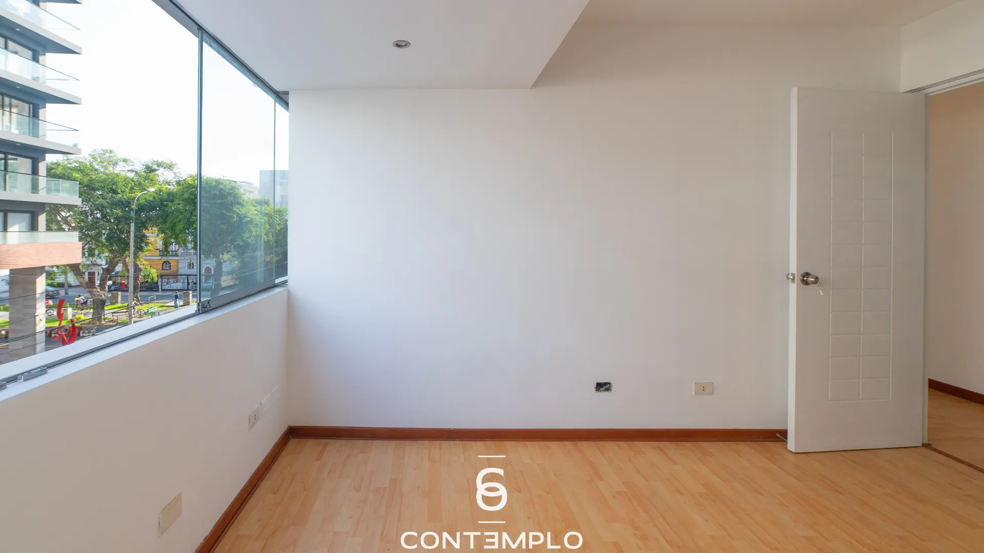 ¡ALQUILER EN EL CENTRO DE MIRAFLORES! CONEXIÓN RÁPIDA A ZONAS CLAVE DE TRABAJO - miniatura 9