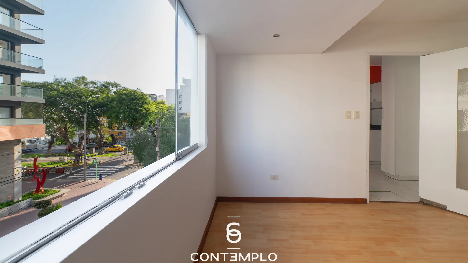 ¡ALQUILER EN EL CENTRO DE MIRAFLORES! CONEXIÓN RÁPIDA A ZONAS CLAVE DE TRABAJO - miniatura 5
