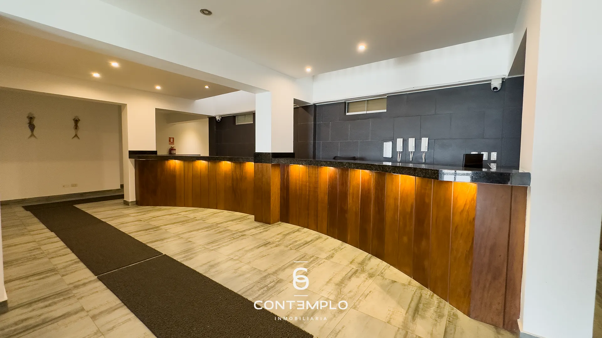 ¡EDIFICIO CON SALIDA AL MALECÓN! VIVE EN ZONA TRANQUILA Y PRIVADA - miniatura 2