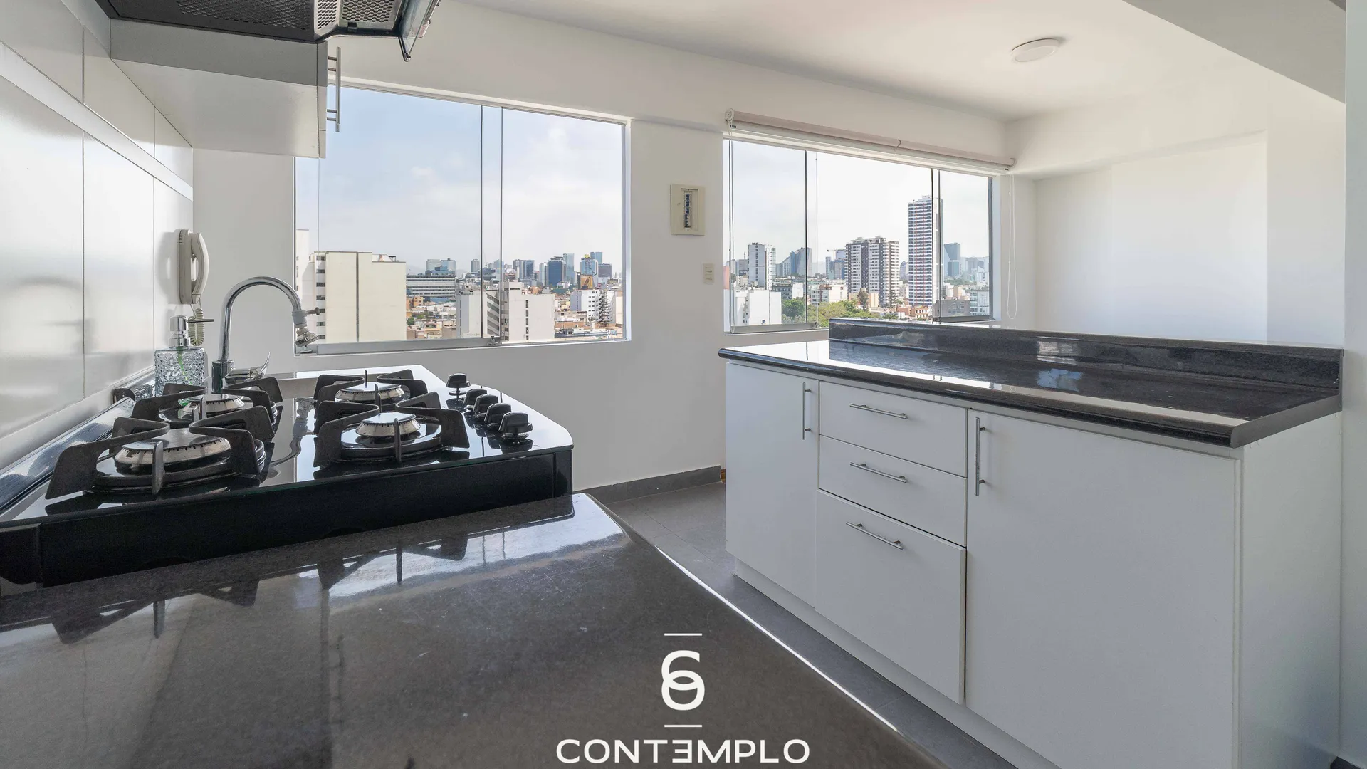 VENTA en MIRAFLORES - miniatura 3
