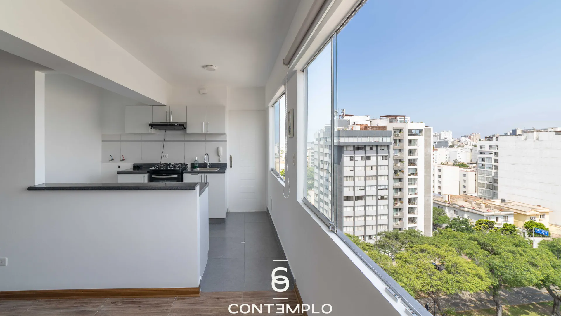 VENTA en MIRAFLORES - miniatura 4