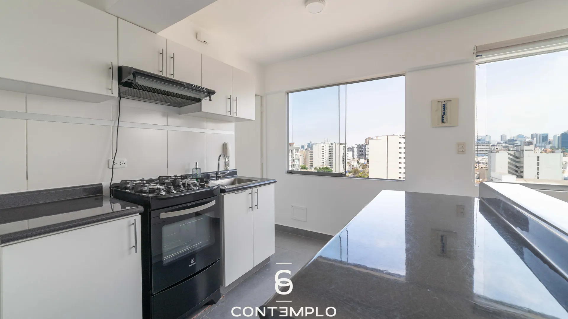 VENTA en MIRAFLORES - miniatura 2